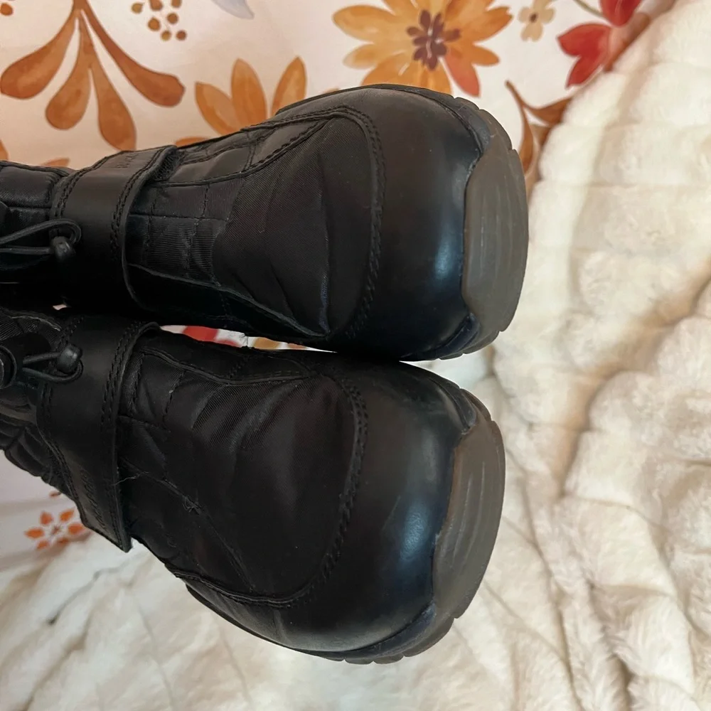 Rockport Women’s 9 Black Quilted Waterproof Fabric Winter Spring Snow Boots Fall